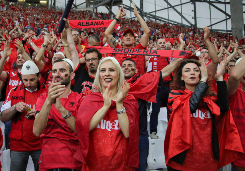 FIFA kaznila Albaniju zbog divljanja navijača!
