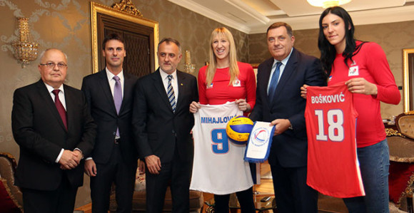 Zlatnim djevojkama po 20.000 KM, uskoro i penzije!