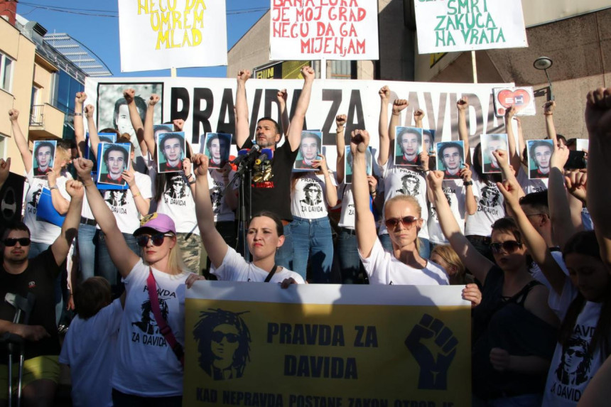 Zastrašivanja pred veliko okupljanje