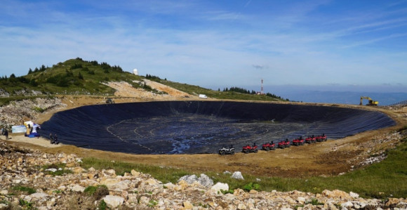 Гдје је вода из вјештачког језера?