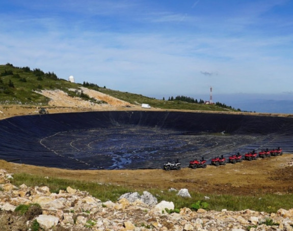 Гдје је вода из вјештачког језера?