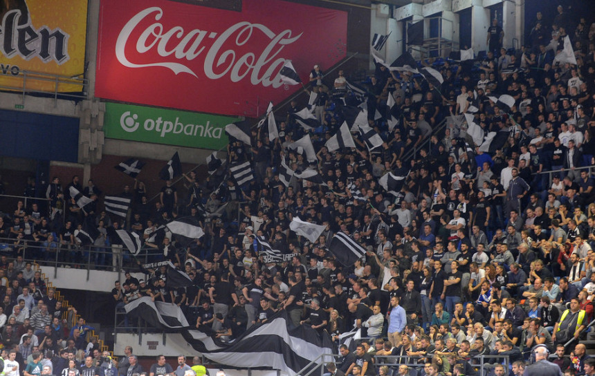 KK Partizan zbog navijača kažnjen sa 8.500 evra!