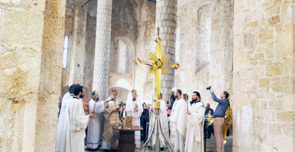 Osveštani krstovi za sedam kupola