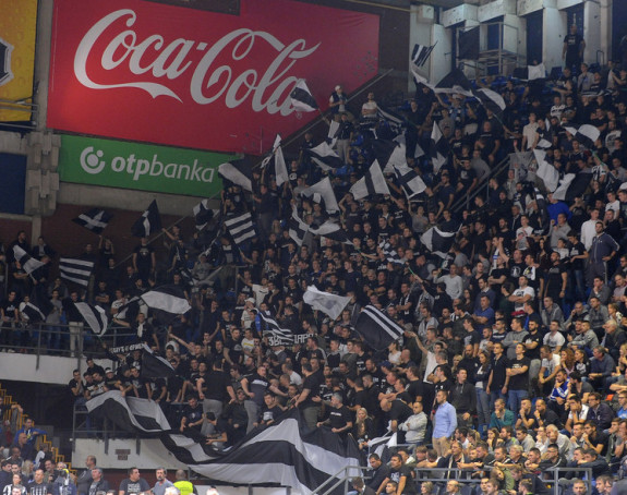 KK Partizan zbog navijača kažnjen sa 8.500 evra!