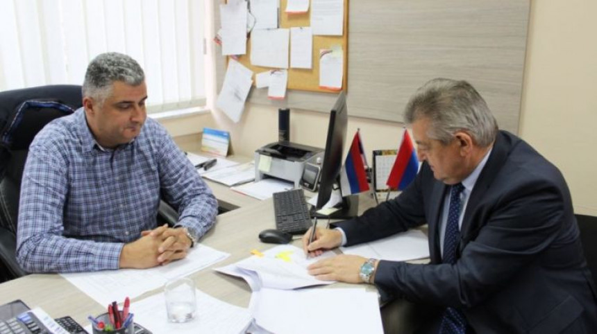 Milovanović i Mićić potpisali ugovor o sanaciji puta