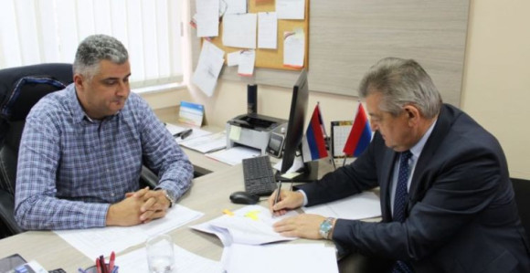 Milovanović i Mićić potpisali ugovor o sanaciji puta