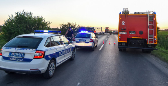 Teška nesreća kod Novog Sada, poginuo muškarac