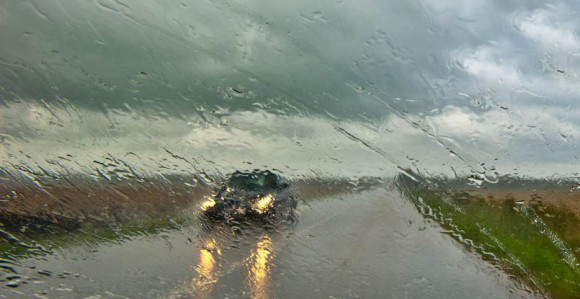 Dvoje poginulih u nesreći zbog nevremena na putu Beograd-Novi Sad