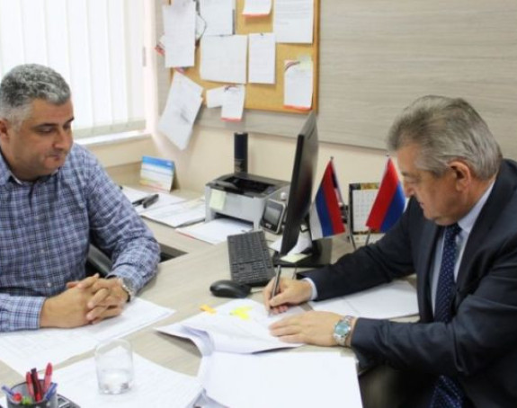 Milovanović i Mićić potpisali ugovor o sanaciji puta