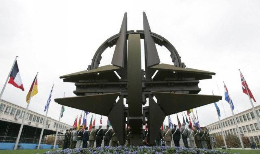 NATO nezadovoljan Slovenijom