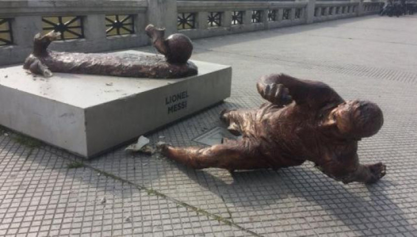 Vandali drugi put razbili Mesijevu statuu!