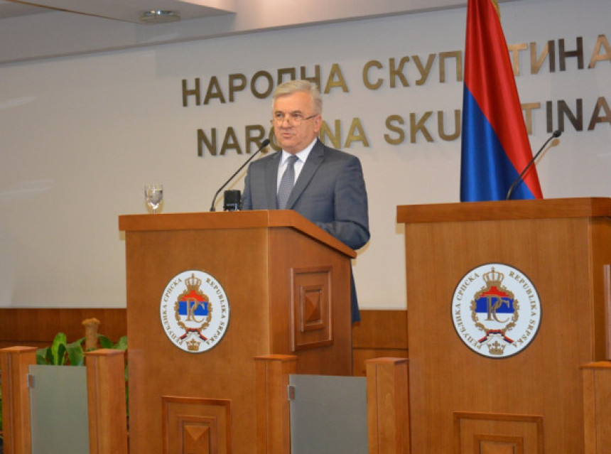 Dnevni red utvrđen bez opozicije