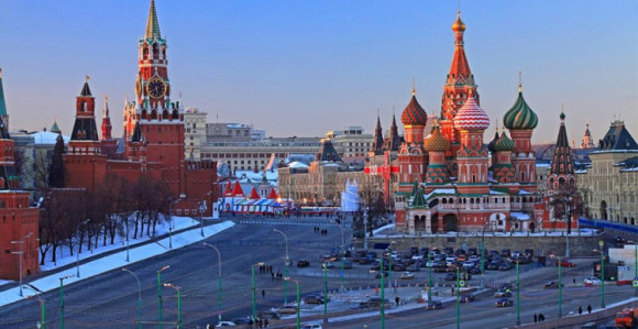 Kremlj: Putin ne prima naređenja