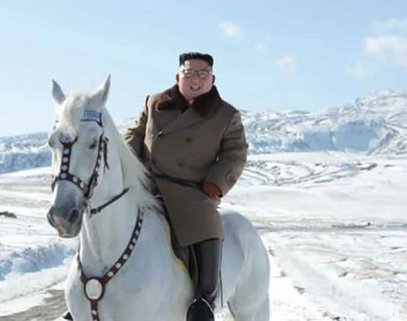 Ритуал лидера Сјеверне Кореје 