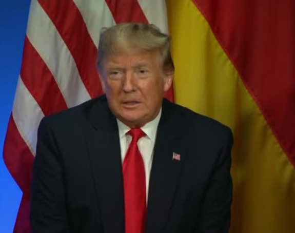Трамп скратио боравак у Лондону, вратио се кући