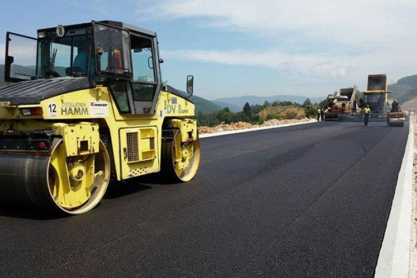 Stiže novac: Gradiće se putevi, elektrane...