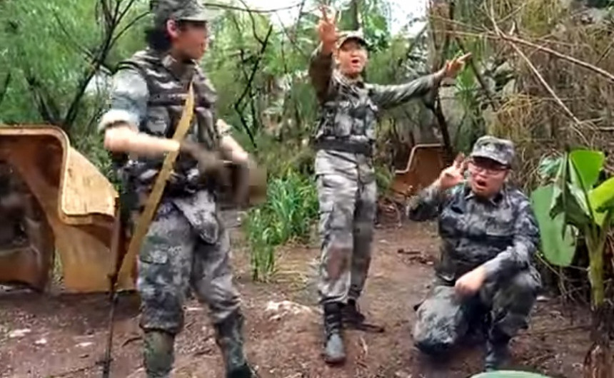 Како кинески војници пјевају српске пјесме