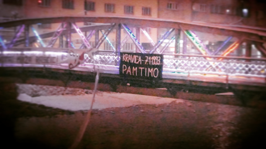 Sarajevo: Plakati zločina u Kravicama