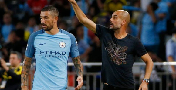 Gvardiola mu ne nudi novi ugovor, Kolarov definitivno ide?