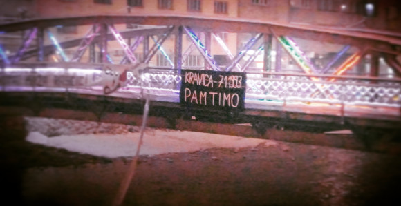 Sarajevo: Plakati zločina u Kravicama