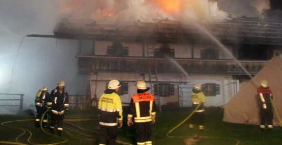 50 povrijeđenih u izbjegličkom centru