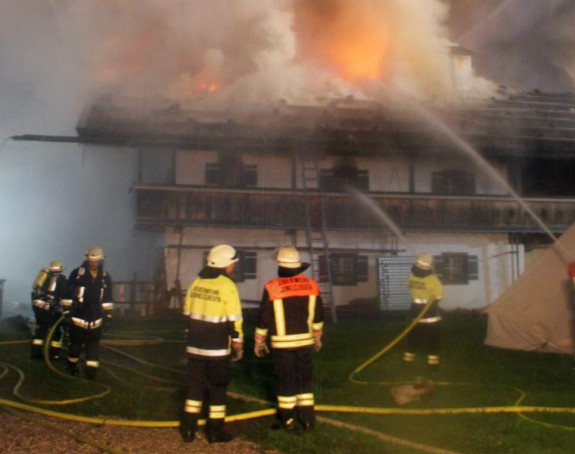 50 povrijeđenih u izbjegličkom centru