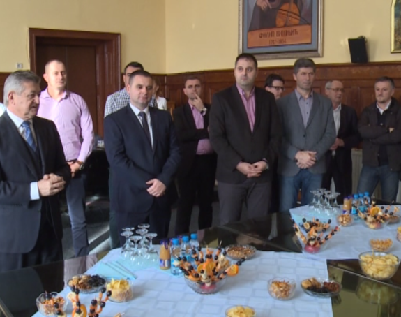 Mićić: Korektan odnos s medijima