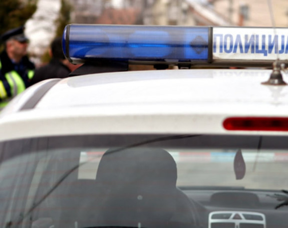 BN: Zapaljen auto na parkingu