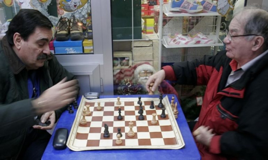 Ti visok i lep, ja mali i ružan...!