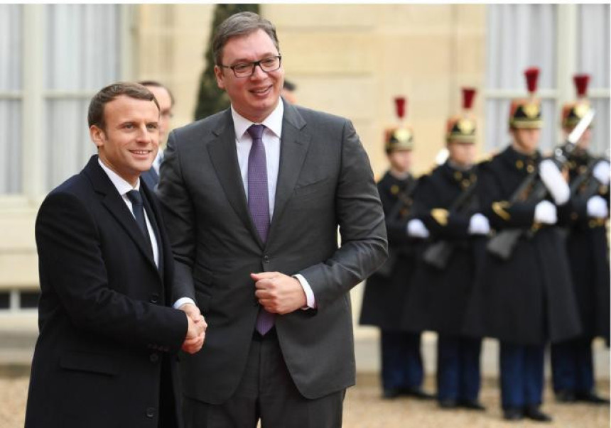 Šta je Makron poručio Vučiću