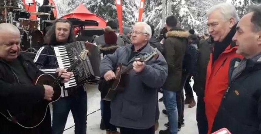 Tamburaši: Pavića “pogodila“ pjesma