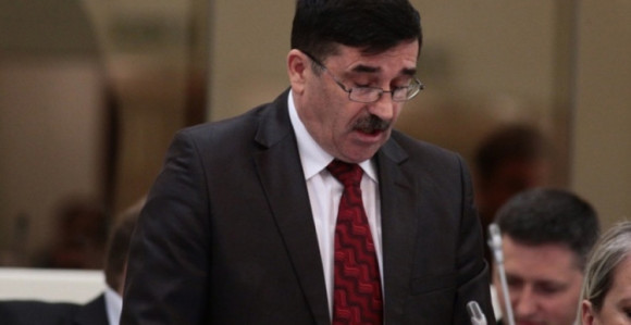 Bakir izjavama zabavlja narod