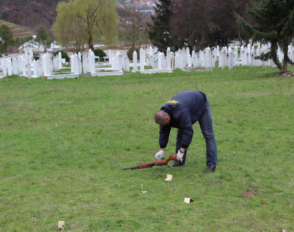 Očajni otac se ubio na groblju u Goraždu