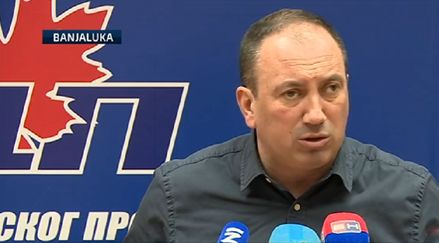 "Dodik sa strancima mekan kao pamuk"