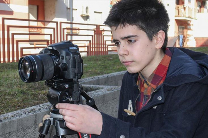 Андреј (15) глуми, пише, режира, снима...