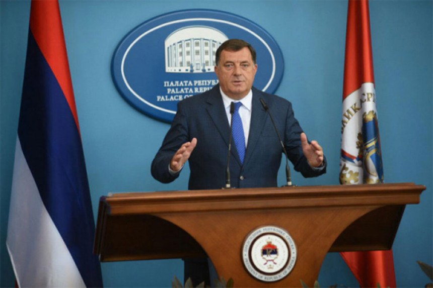 Crnadak funkciju u SM zloupotrebljava