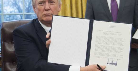 Potpisivanje nove uredbe o migrantima