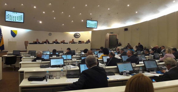 SNSD traži bojkot; SDS - suluda ideja