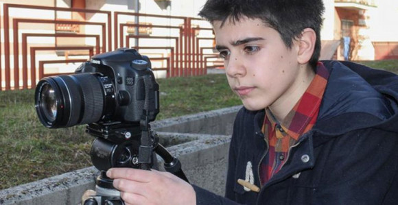 Andrej (15) glumi, piše, režira, snima...