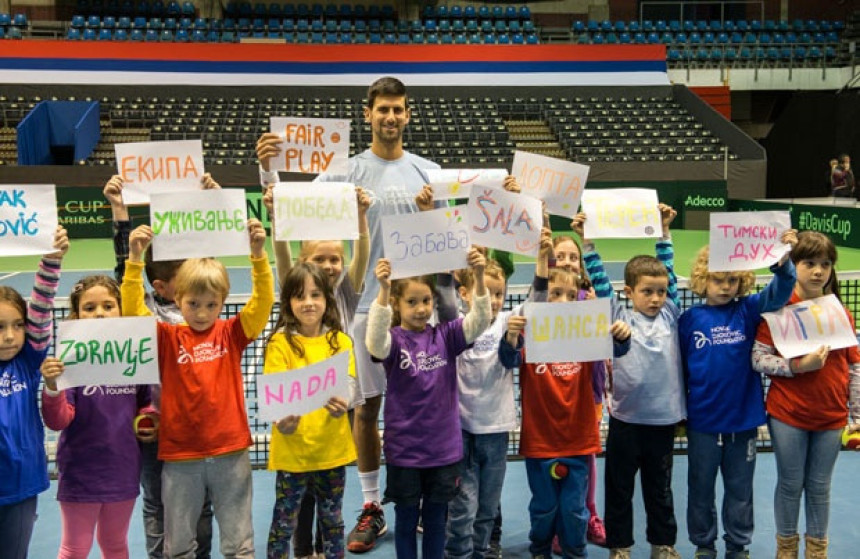 Đoković sa mališanima: Sport znači zdravlje!