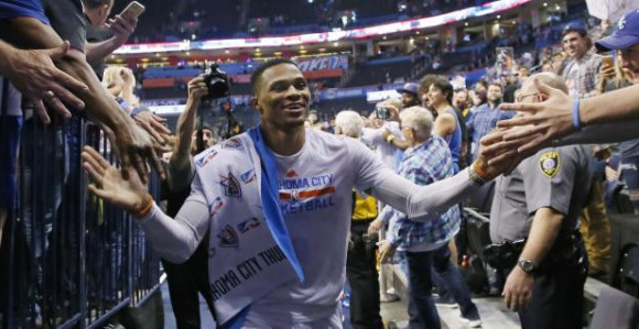 Видео: Историја - Расел Вестбрук као Оскар Робертсон!