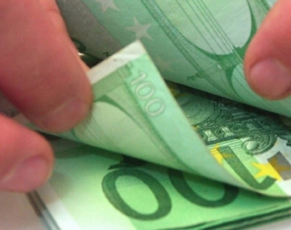 Kladio se na Vučića i dobio  evriće