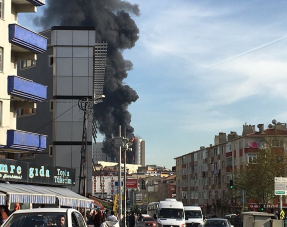 Истанбул: Пожар захватио болницу