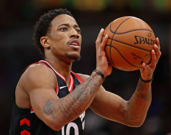 Toronto lako sa Bostonom, Majami hvata zalet za plej-of