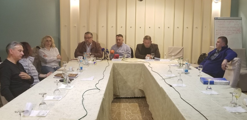 Povećati plate ili pakujemo kofere