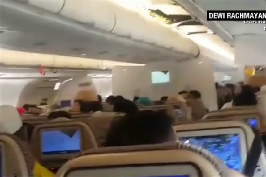 Drama u avionu: Ljudi molili Boga za spas!