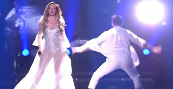 Providna haljina i sve u bijelom