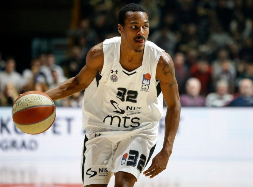 Trinkijeri podviknuo, Partizan slavio 38 razlike!