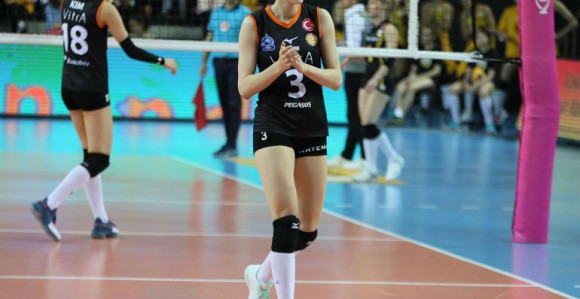 Tijana nemoćna, Ezačibaši raznet u majstorici!