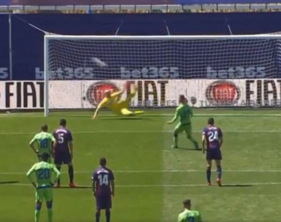 ŠPA: Dmitrović odbranio penal i ostavio Eibar u ligi!